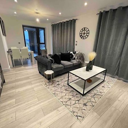 Stylish And Cosy 2 Bedroom Flat In Croydon Exteriér fotografie