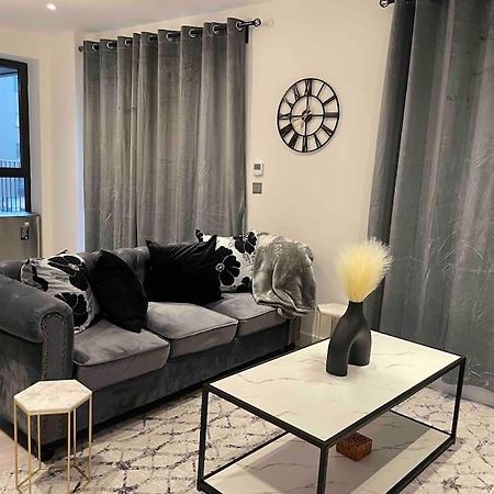 Stylish And Cosy 2 Bedroom Flat In Croydon Exteriér fotografie