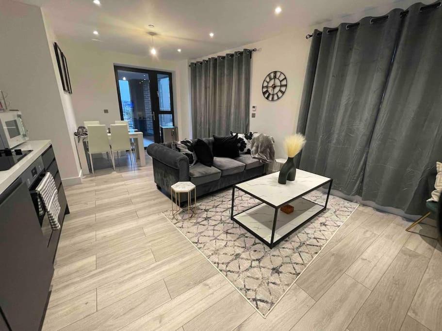 Stylish And Cosy 2 Bedroom Flat In Croydon Exteriér fotografie