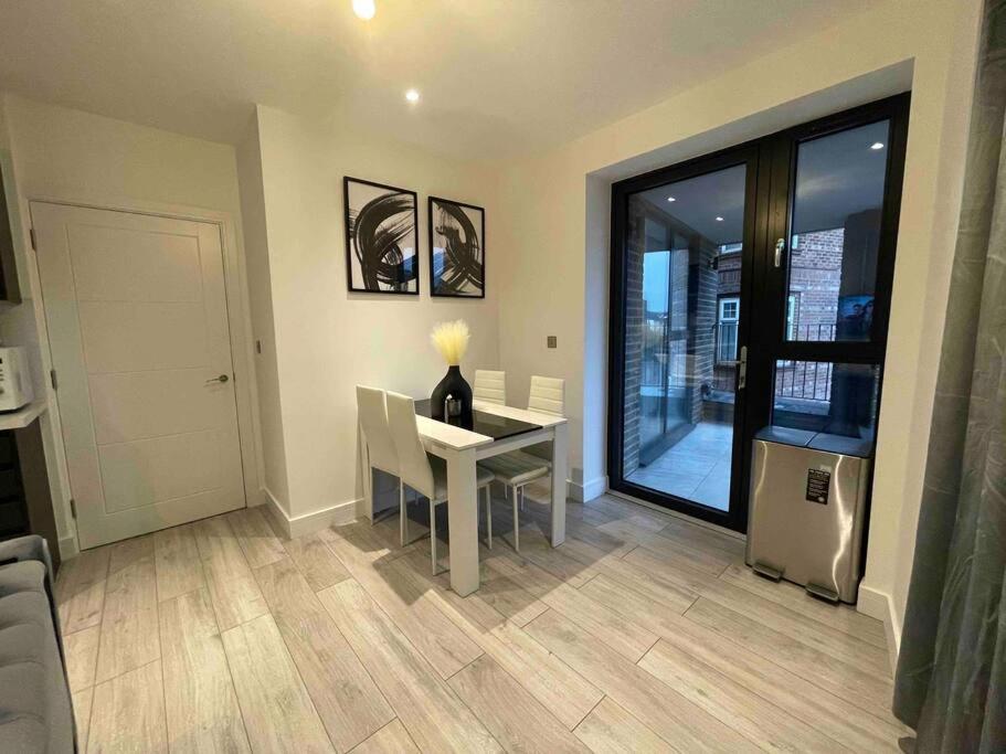 Stylish And Cosy 2 Bedroom Flat In Croydon Exteriér fotografie