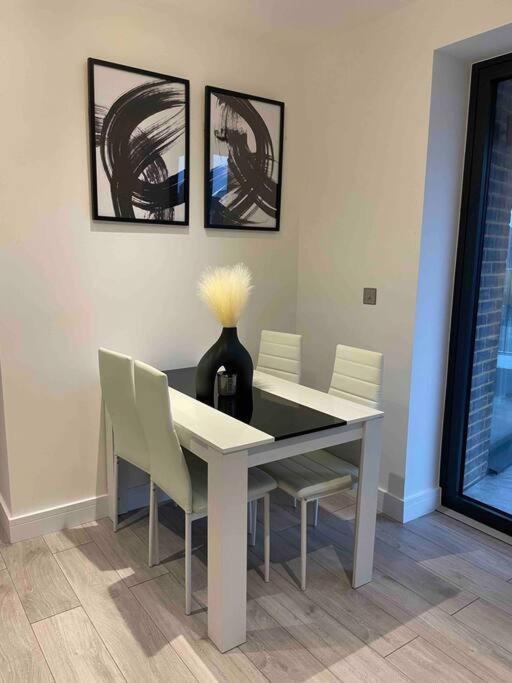Stylish And Cosy 2 Bedroom Flat In Croydon Exteriér fotografie
